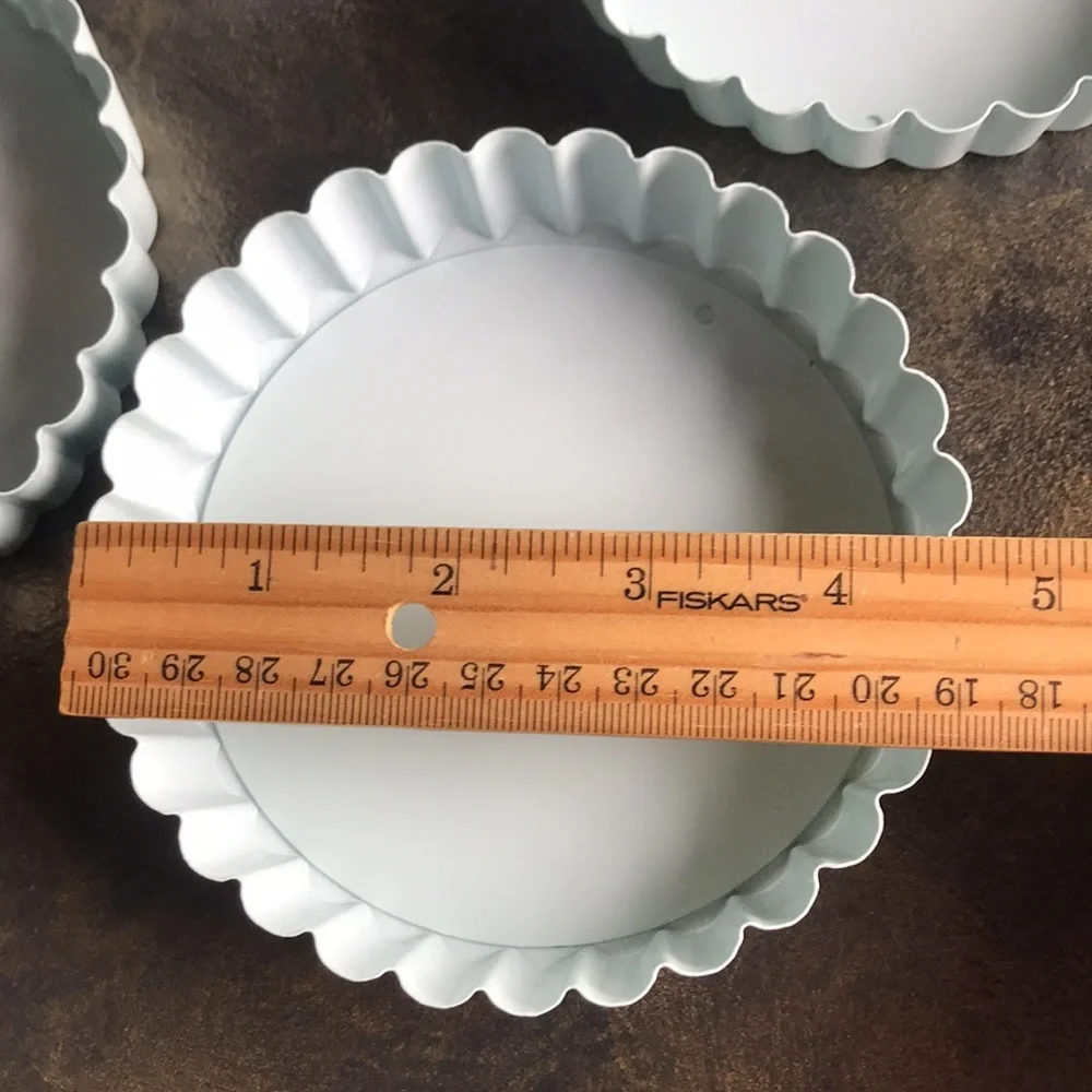 NWOT Quiche tartlet pie flutted pans light mint green non stick removable bottom